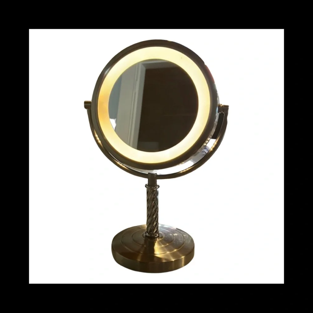 Round Stand Style Makeup Mirror